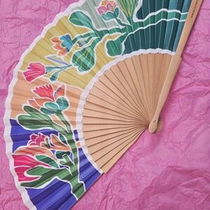 RARE VINTAGE VAN CLEEF & ARPELS x DUVELLEROY PARIS HAND FAN – LIMITED EDITION